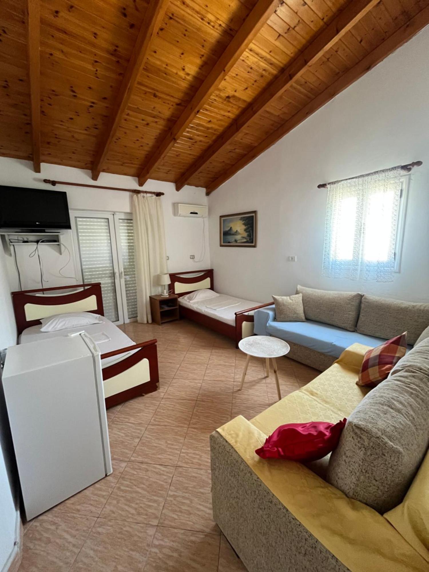 Hotel Portokali Химара Экстерьер фото